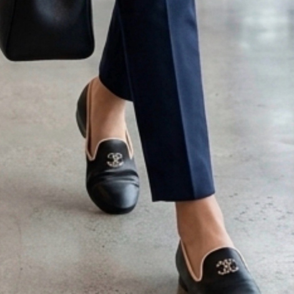 Chanel Black and Cream Loafers with logo - Picture 16 of 16